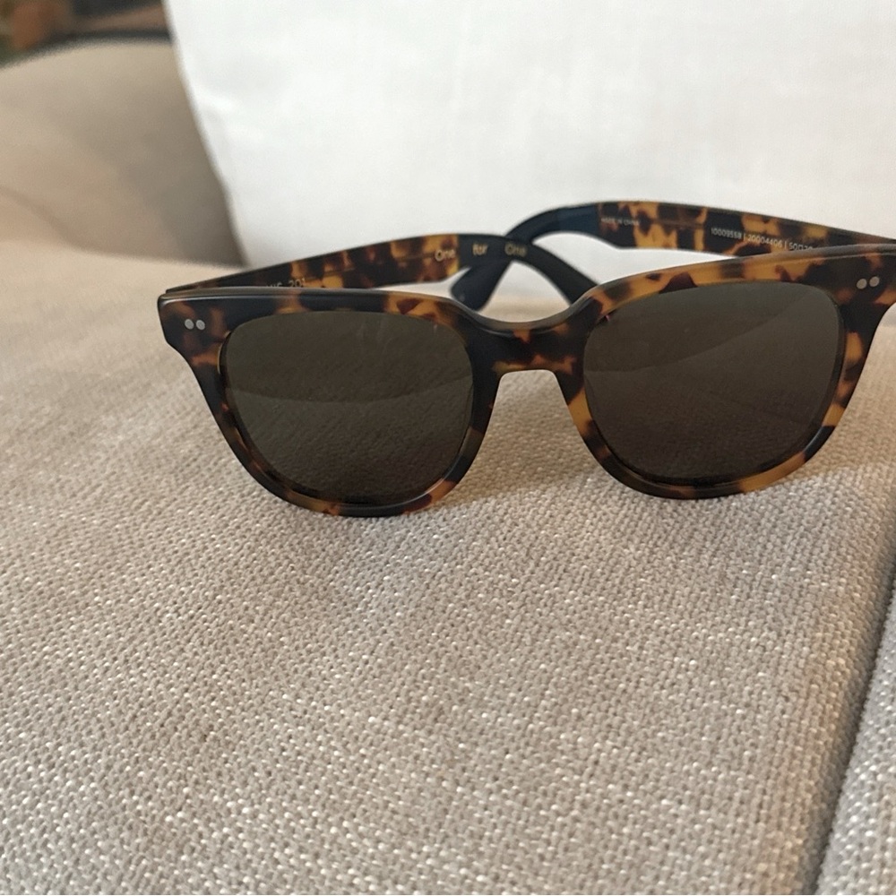 TOMS MEMPHIS 201 MATTE TORTOISE